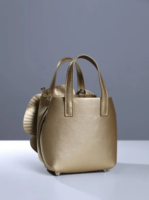 Acsah Leather Flower Bag In Gold