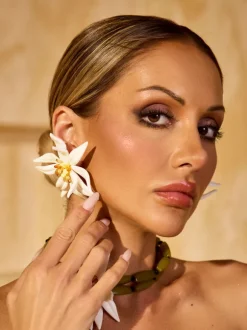 Bexiron Rhinestone Flower Earrings