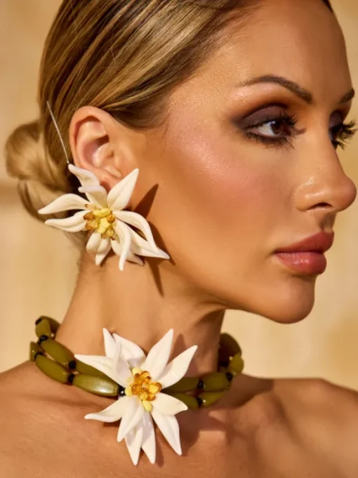 Bohemian Flower Necklace