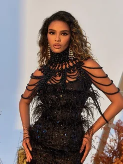 Dani Pearl Body Chain Top In Black
