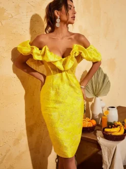 Giselle Jacquard Off Shoulder Midi Dress In Yellow