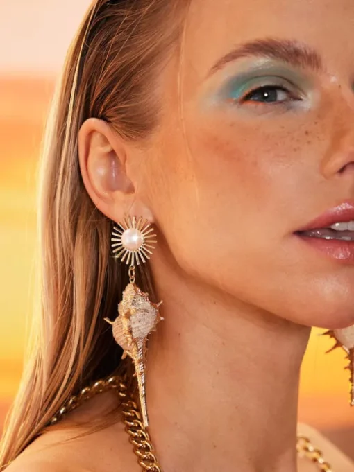 Hoshi Pearl Conch Earrings