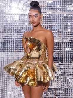 Jahdiel Crystal Fringe Metallic Skirt Set In Gold