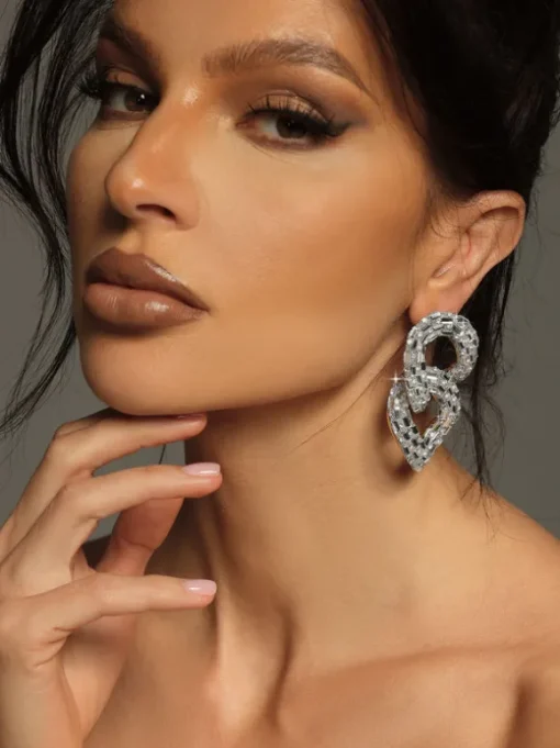 Tyora Circle Crystal Earrings