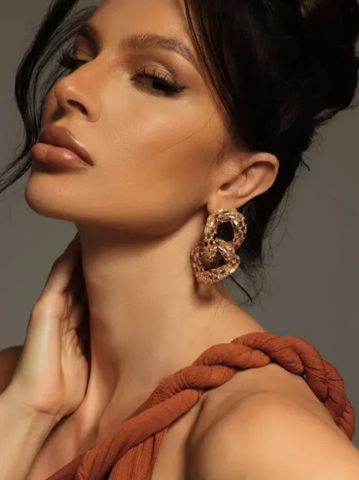 Tyora Circle Crystal Earrings