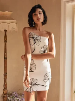 Yeni Strapless Flower Crystal Bandage Dress